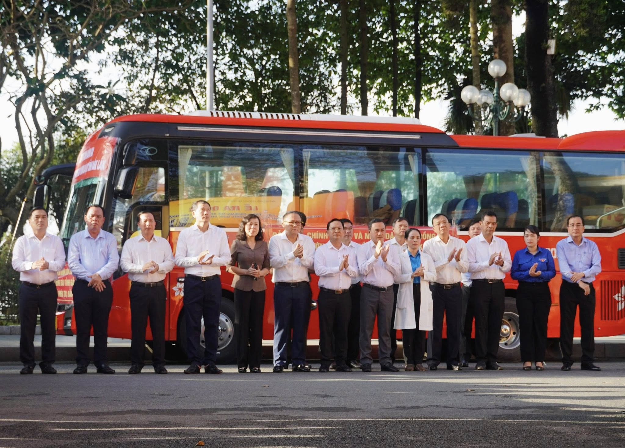 Tập đoàn Trường Tươi đồng hành cùng Đảng bộ, chính quyền và nhân dân tỉnh Đồng Nai ra quân tăng cường hỗ trợ đồng bào tỉnh Đắk Lắk khắc phục hậu quả thiên tai